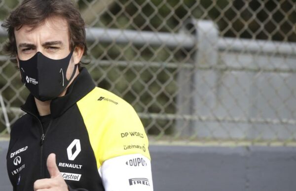 Fernando Alonso se recupera después de ser atropellado mientras se entrenaba en bicicleta