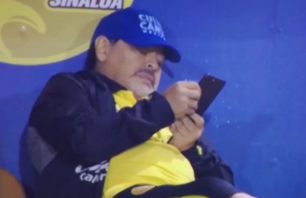 Peritan los teléfonos celulares de Maradona 2