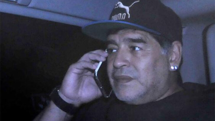 Peritan los celulares de Maradona