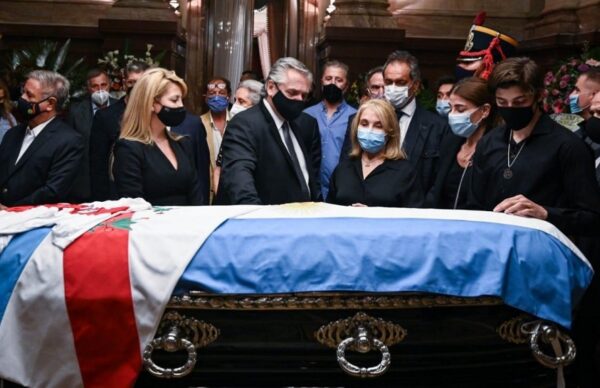 Último adiós al ex presidente Carlos Menen en el Congreso 4