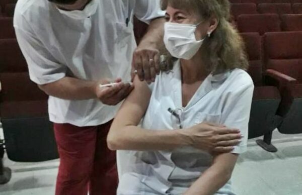 Continúa la vacunación contra el Covid19 a docentes de Chaco