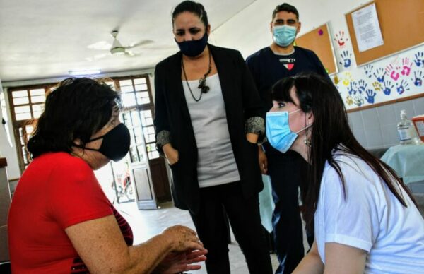 Campaña Provincial de vacunación: se instalaron postas móviles en Barranqueras, Fontana y Villa Río Negro 2