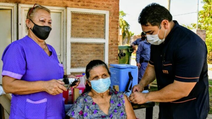 Campaña Provincial de vacunación: se instalaron postas móviles en Barranqueras, Fontana y Villa Río Negro