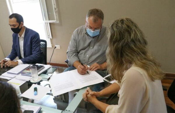 Castelli: el Gobierno avanza con la regularización de 300 lotes