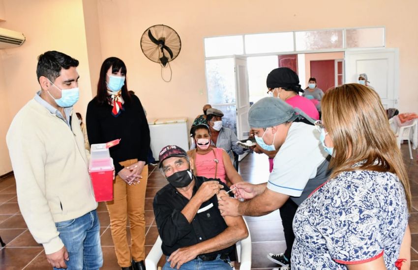 Covid 19 en Chaco: Salud Pública montó postas móviles de vacunación en Los Frentones y Taco Pozo 1