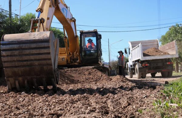 El Municipio de Barranqueras comienza a saldar la deuda histórica de pavimento