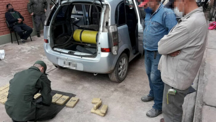 Salta: Gendarmería decomisó mas de 21 kilos de cocaína de un automóvil