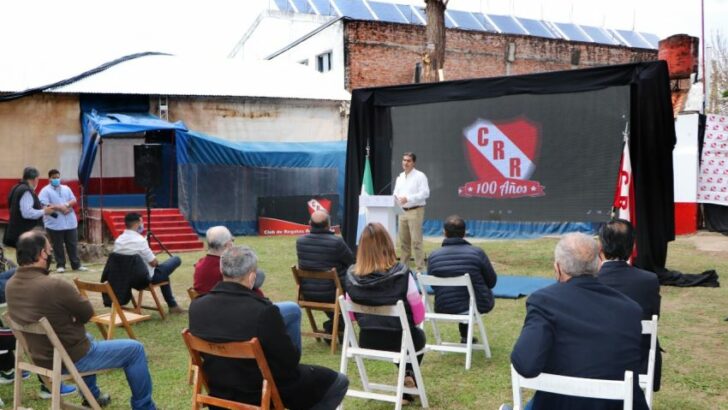 Club de Regatas: inauguraron 20 colectores solares con los que se climatizará la pileta
