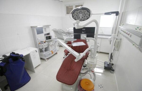 En Sáenz Peña, Capitanich inauguró el Hospital Odontológico 2
