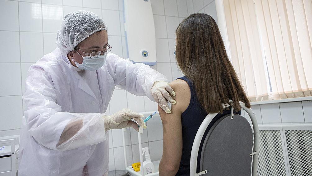 Llegaron 204.000 dosis de AstraZeneca para reforzar el plan de vacunación nacional 3