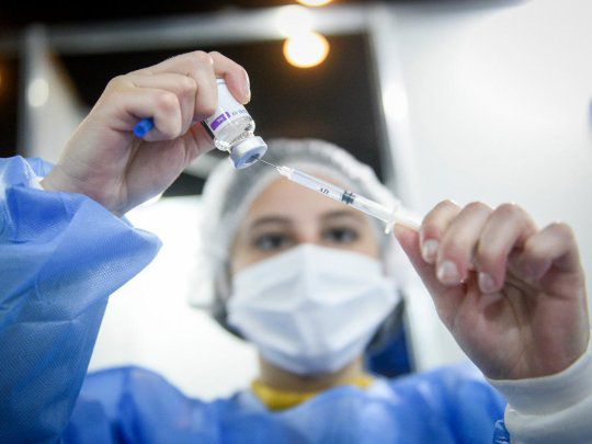 Covid 19 en el pais: llegan 811 mil vacunas Astrazeneca