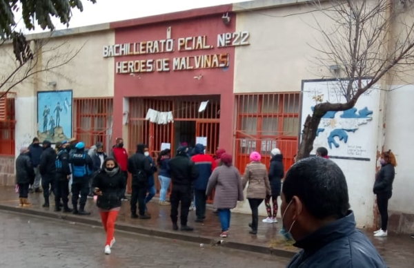 Jujuy: registran alta concurrencia en las elecciones, a pesar del frío y la lluvia