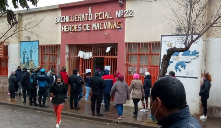 Jujuy: registran alta concurrencia en las elecciones, a pesar del frío y la lluvia