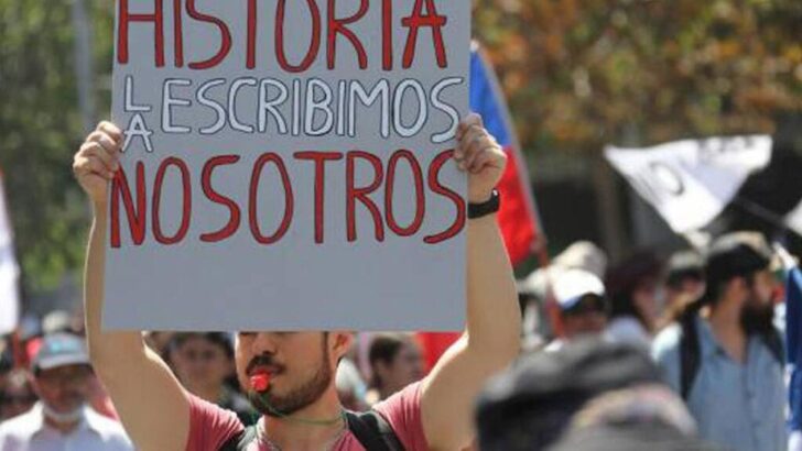 Chile: la Convención Constituyente quedó presidida por una mujer mapuche