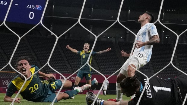 Debut con derrota de Argentina en los JJOO