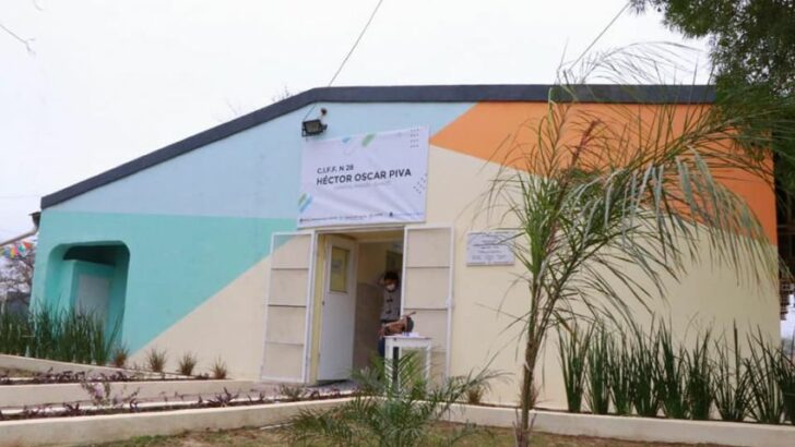 En Pinedo, Capitanich inauguró refacciones del centro de integración y fortalecimiento familiar