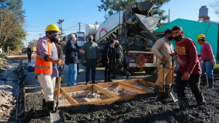 Supervisaron obras de pavimento en el barrio Carpincho Macho de Resistencia