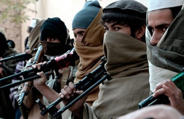 Afganistán: los talibanes controlan la mitad de las capitales y avanzan hacia Kabul 2
