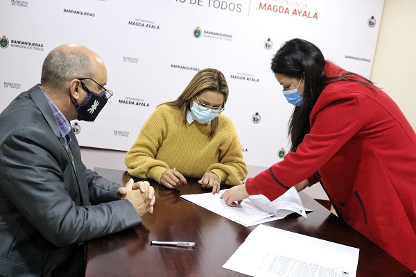 Barranqueras: Magda Ayala firmó convenio con UTN