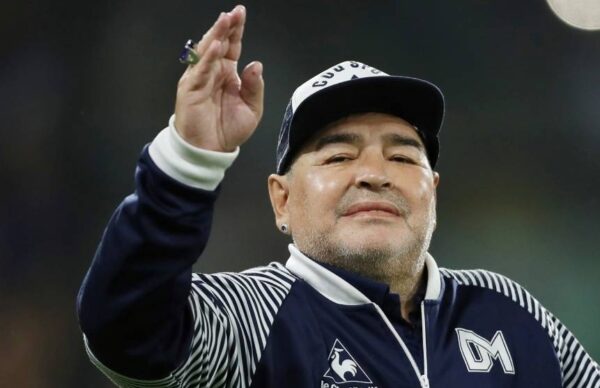 Muerte de Maradona: "La pierna derecha de Maradona explotaba de líquido"