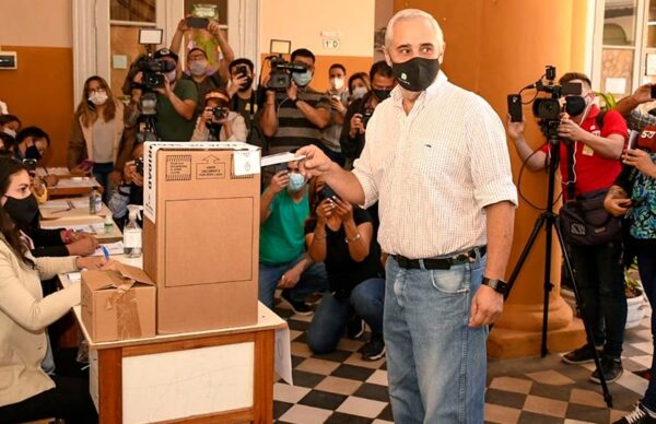 Silvana Yazbek destacó el "buen flujo" de votantes en las elecciones de Corrientes 2