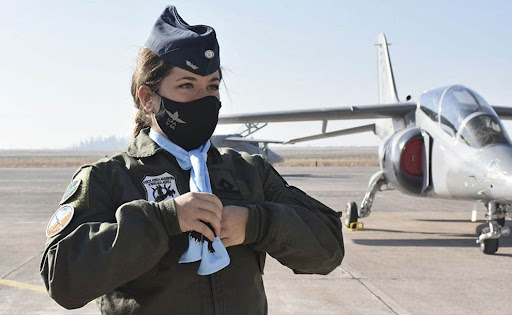 Una mujer piloto denunció acoso en la Fuerza Aérea y Taiana ordenó respaldar la investigación