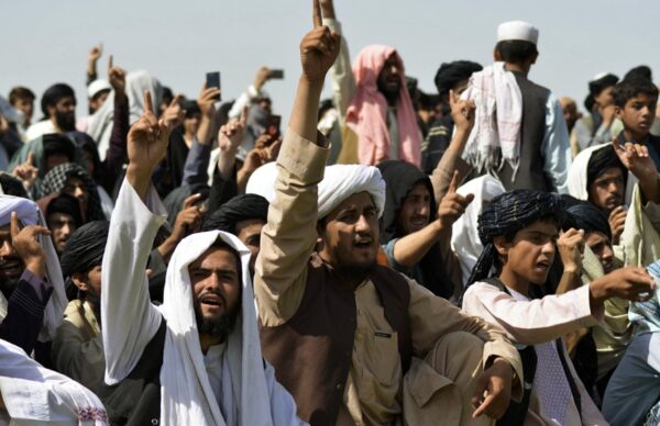 Afganistán: los talibanes ganan terreno, mientras EEUU advierte sobre el riesgo de una guerra civil 1
