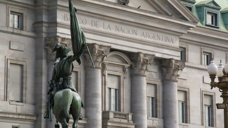 Denuncian que un bono de Macri causó un perjuicio de $140.000 millones al Banco Nación