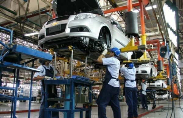 La industria automotriz registró una suba del 20,1 % y un incremento del 48,5 % con relación a igual mes del año anterior 3