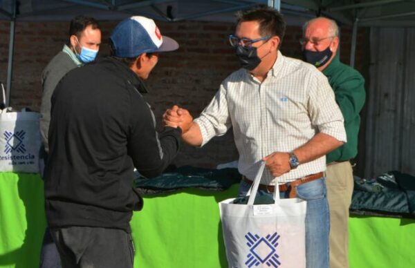 Resistencia: entregaron 250 kits de indumentarias a los trabajadores de los galpones de calle Ushuaia