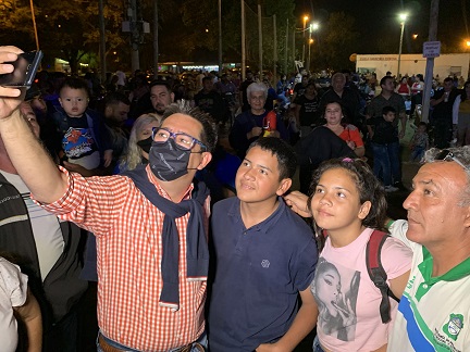 Resistencia: Gustavo Martínez acompañó el Festival para Todos, un evento solidario para recaudar mercadería para merenderos