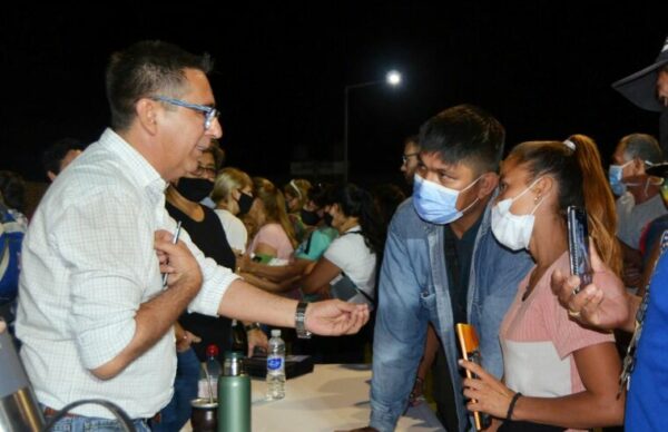 Resistencia: Gustavo Martínez encabezó un conversatorio vecinal de la zona norte y advirtió que es necesario un desarrollo planificado 1