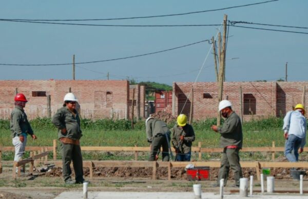 Capitanich supervisó el avance en la construcción de viviendas en el Nuevo sur Resistencia 1