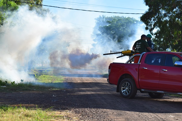 “Chau Mosquito”: Resistencia continúa las tareas de fumigación en la zona sur