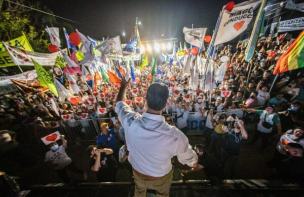 Más de 30.000 personas acompañaron en el cierre de campaña del Frente de Todos 1