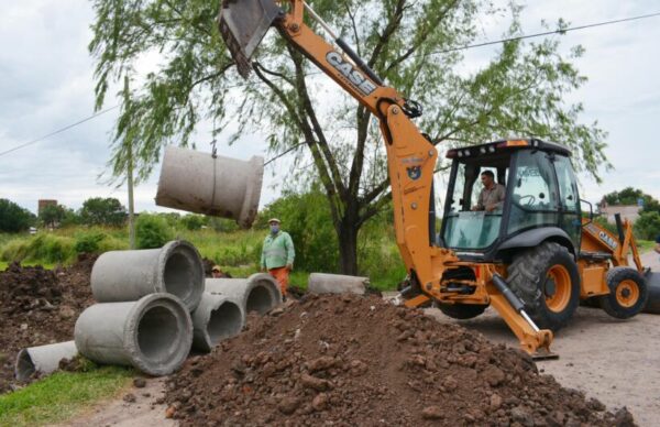 Resistencia realiza un amplio operativo en el barrio Millán Ford para dejar en buenas condiciones los sistemas de drenaje