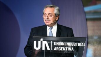 Alberto Fernández: “Afrontaremos las deudas que otros generaron, pero no será a costa del desarrollo del país ni de un programa de ajuste”