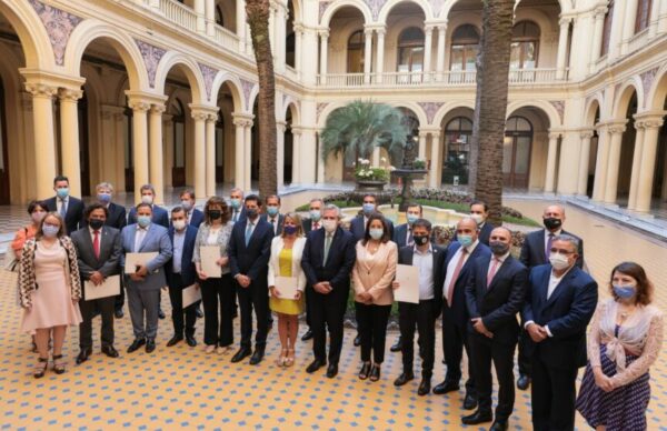 Capitanich y 22 gobernadores firmaron el acta del Consenso Fiscal 2022