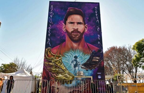 Inauguran el mayor mural en homenaje a Messi en Rosario 1