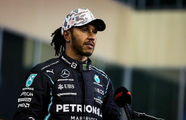 Lewis Hamilton subcampeón de la F1 y sancionado por la FIA