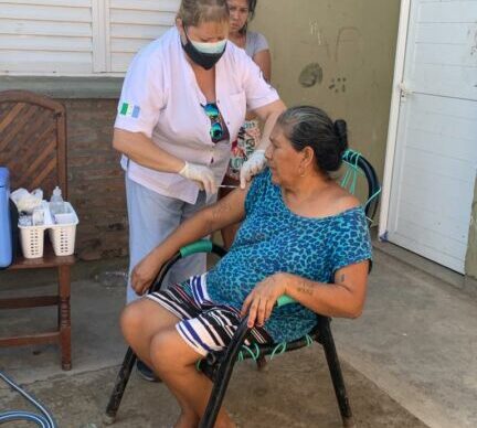 Barrio Toba: gran operativo de rastrillaje casa por casa de inmunización contra el Covid 19 2