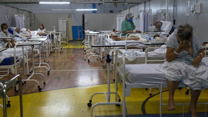 Brasil enfrenta un colapso sanitario en su capital, donde ya no hay camas para pacientes con Covid