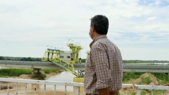 Capitanich supervisó las obras que se ejecutan en Puerto Lavalle para encauzar el Río Bermejo