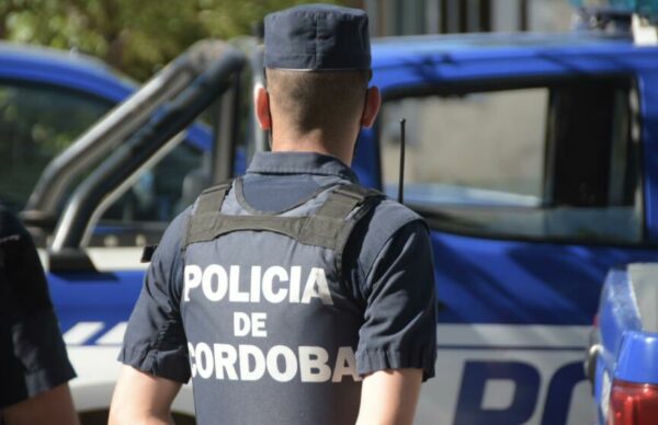 Córdoba: Gendarmería secuestró 60 frascos de "popper"