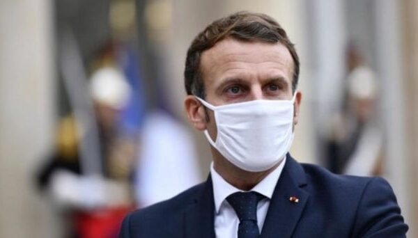 Macron calificó de "emmerder" a los antivacunas