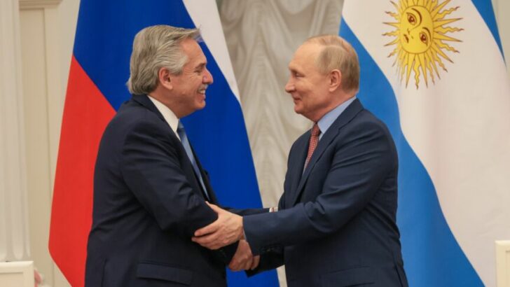 Alberto le ofrece la “puerta de entrada para que Rusia ingrese en América Latina”