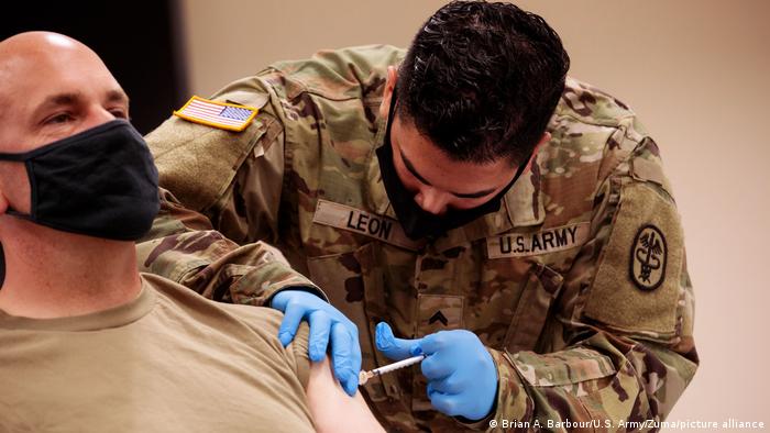 EE.UU dará de baja a sus soldados que se nieguen a vacunarse contra Covid 19