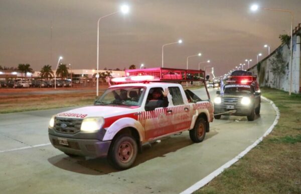 Emotivo recibimiento a bomberos voluntarios chaqueños que ayudaron a sofocar incendios en Corrientes 1