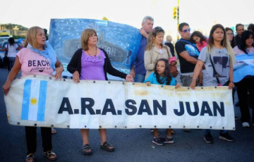 Familiares de los fallecidos en el ARA San Juan solicitan que se impida la salida del país de Mauricio Macri