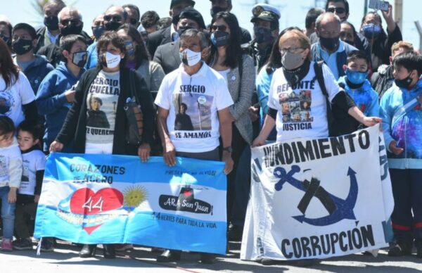 Familiares de los fallecidos en el ARA San Juan solicitan que se impida la salida del país de Mauricio Macri 2